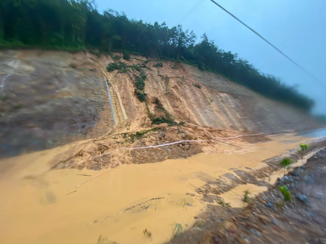 Bão số 2 đổ bộ Quảng Ninh, gây thiệt hại nghiêm trọng về tài sản