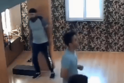 Phi thường - kỳ quặc - Clip: Lên cơn đau tim, người đàn ông tử vong khi đang tập thể dục