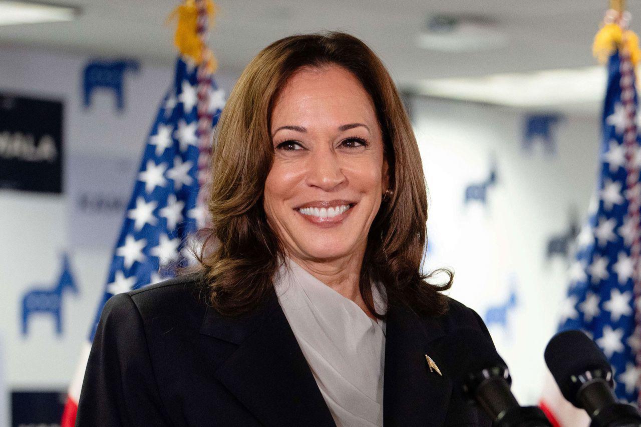 Phó Tổng thống Kamala Harris phát biểu tại trung tâm chiến dịch tranh cử ở Wilmington, bang Delaware hôm 22/7. Ảnh: AFP