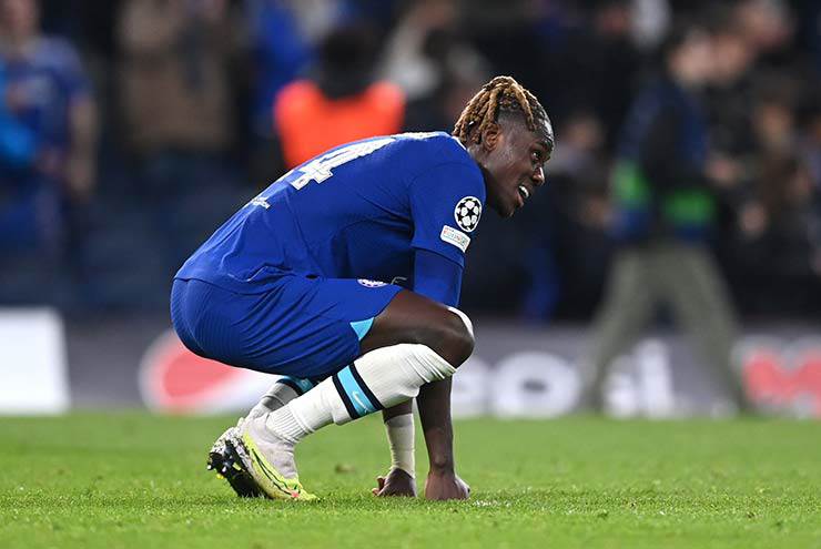 Thông tin Chalobah bị bán đang gây giận dữ với các fan Chelsea