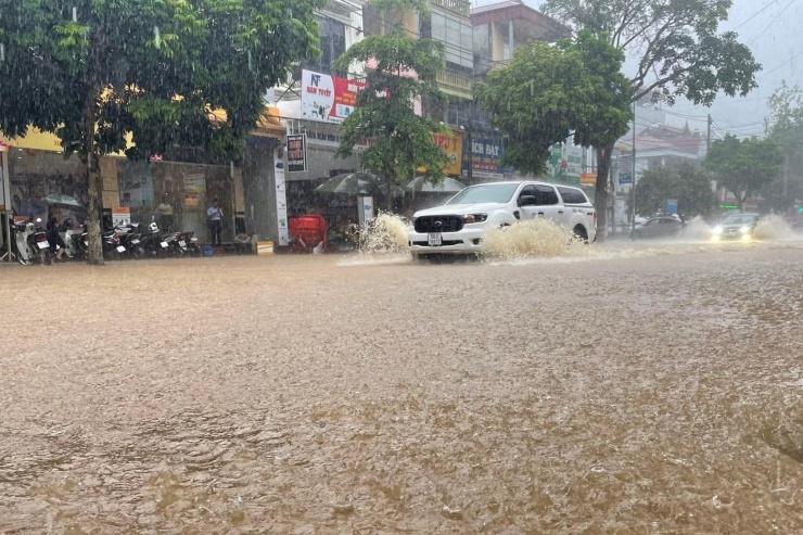 Mưa lũ tại Sơn La: Nhiều nơi ngập úng, giao thông chia cắt