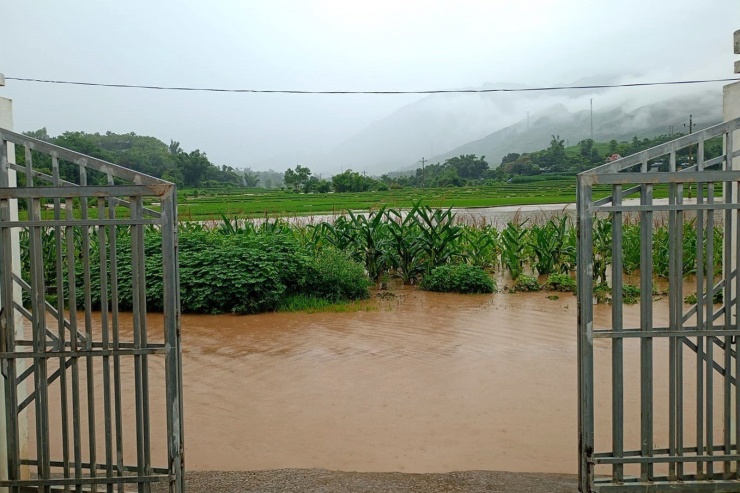 Mưa lũ tàn phá Sơn La, gây ngập úng, cô lập nhiều địa phương