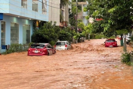 Mưa lũ tại Sơn La: Nhiều nơi ngập úng, giao thông chia cắt