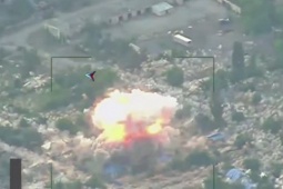 Thế giới - Nga đăng video tập kích trung tâm chỉ huy lữ đoàn Ukraine, hạ toàn bộ nhân sự và hơn 300 UAV