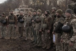 Thế giới - Lữ đoàn tiền tuyến sụp đổ, hàng trăm binh sĩ Ukraine bị Nga bao vây gần ngôi làng miền đông