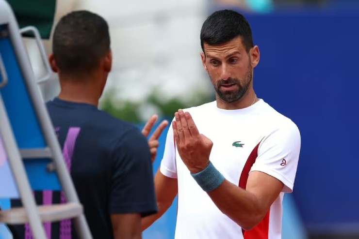 Djokovic rời xa làng Olympic để tránh bị làm phiền (Ảnh Getty)