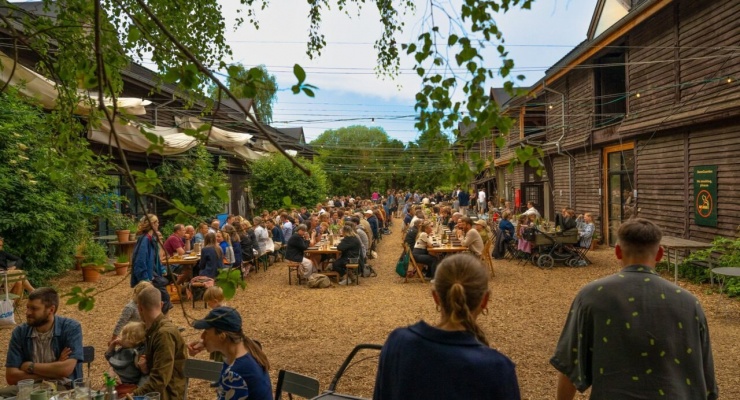 Du khách thực hiện 'nhiệm vụ xanh' sẽ nhận được nhiều phần ăn miễn phí đầy hấp dẫn. Ảnh: Wanderlust