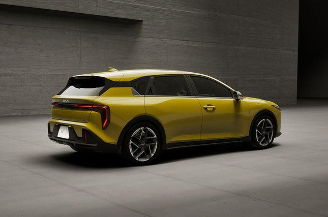 Lộ diện kiểu dáng mới của Kia K4 - 7