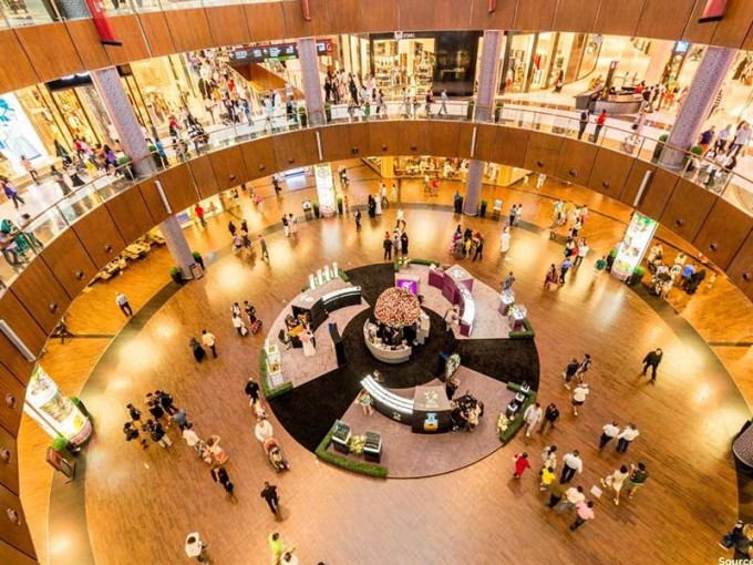 Bên trong trung tâm mua sắm Dubai Mall. Ảnh: Property finder