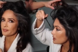 Làm đẹp - Mẹo 'giấu' tóc bạc của Salma Hayek