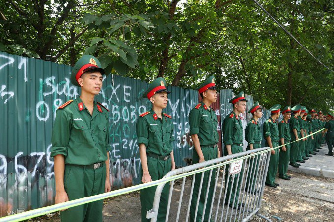 Lòng dân là thước đo của công trạng: Biết bao người xếp hàng từ sớm để viếng Tổng Bí thư