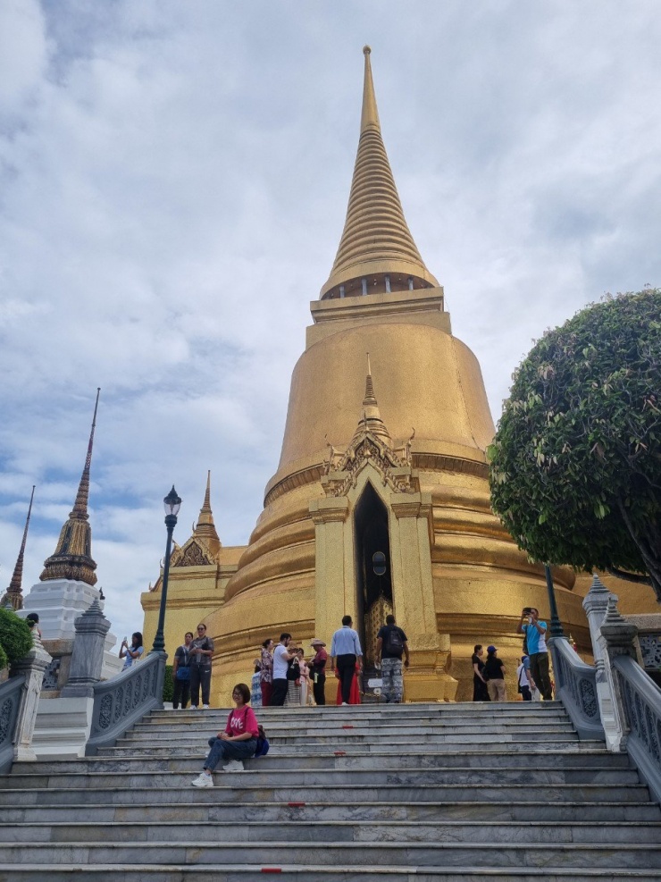 Tòa tháp cao chọc trời ở cung điện khiến du khách ngỡ ngàng.
