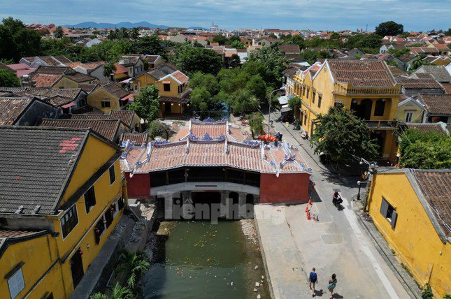 &#39;Khoác áo mới&#39; hơn 20 tỷ, Chùa Cầu nổi tiếng Hội An gây bất ngờ - 3