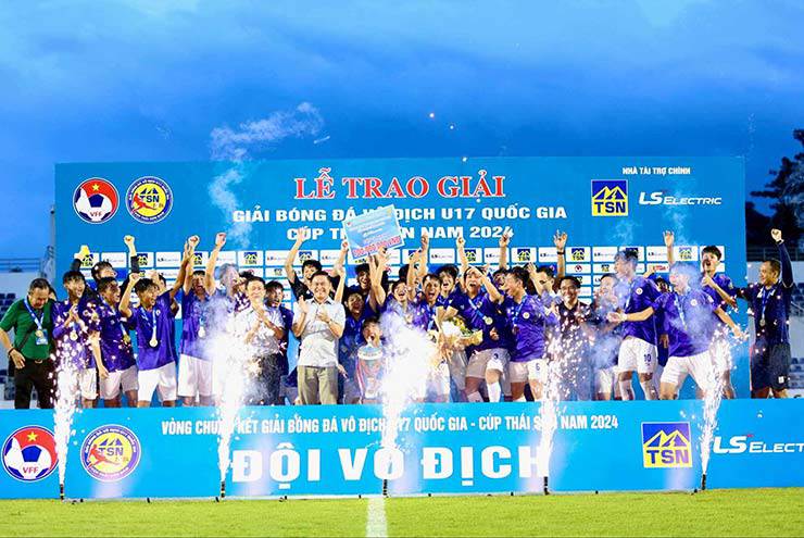 U17 Hà Nội lần đầu tiên giành danh hiệu vô địch quốc gia U17