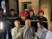 Tin tức trong ngày - Vừa dập tắt đám cháy, lại vội chạy đi cứu người kẹt trong thang máy