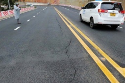 Tin tức trong ngày - Xuất hiện vết nứt mặt đường đèo Prenn-Đà Lạt sau 7 tháng thông tuyến