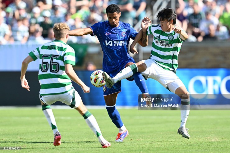 Chelsea thảm bại trước Celtic