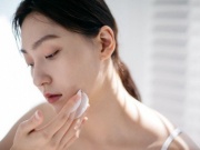 Làm đẹp - Có nhất thiết phải chăm sóc da bằng những loại mỹ phẩm đắt tiền hay không?