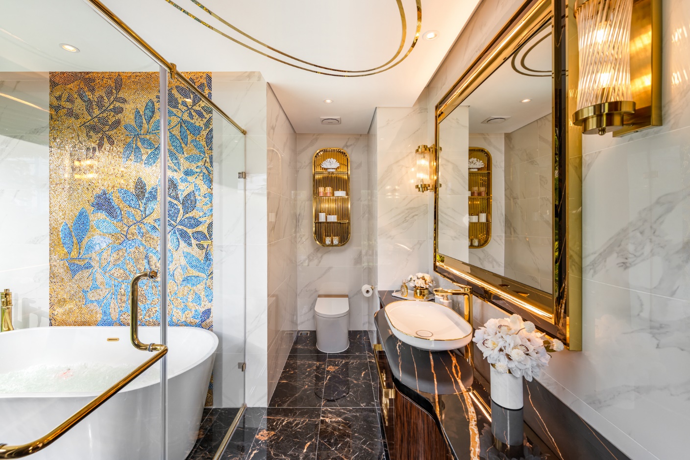 Golden Crown Hai Phong: Wellness Tech trong không gian phòng tắm bạc tỷ - 3