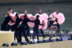 Giải trí - Sân khấu mở màn Olympic Paris 2024 của Lady Gaga trở thành tâm điểm bàn tán