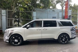 Tin tức ô tô - KIA Carnival 2024 bất ngờ xuất hiện tại trung tâm kiểm định khí thải ở Hà Nội