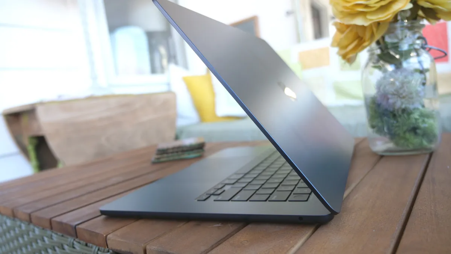 MacBook Air M3 15 inch.