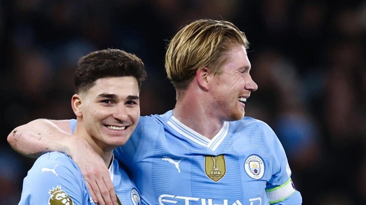 De Bruyne và Alvarez là chủ đề của những tin đồn thời gian qua