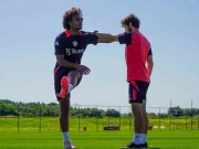 Bóng đá - Zirkzee tập buổi đầu tiên ở MU, chờ ra mắt đấu Man City tranh Siêu cúp Anh