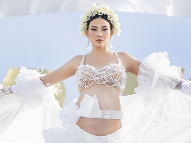 Những mỹ nhân Việt vác bầu lên sàn diễn