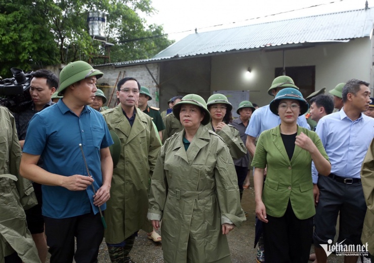 Nỗi lo ngập lụt ám ảnh người dân 