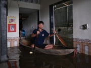 Tin tức trong ngày - Đêm không ngủ của người dân Hà Nội, lo nước lũ tràn đê sông Bùi cuốn bay gia sản