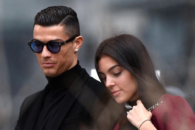 Cristiano Ronaldo gọi Georgina Rodriguez là vợ trong video tập luyện tại nhà. Ảnh: Getty Images.