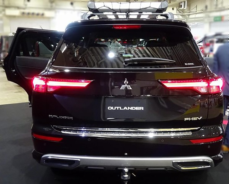 Mitsubishi Outlander PHEV 2025 sắp ra mắt, giá dự kiến tăng nhẹ - 6