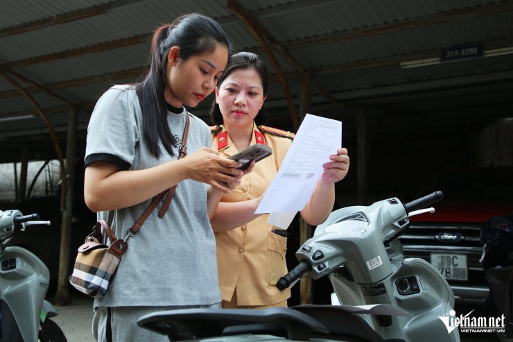 Đăng ký xe trực tuyến trên VNeID và Cổng dịch vụ công: Chỉ mất 10 phút