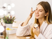 Làm đẹp - 4 món mỹ phẩm càng dùng sớm càng trẻ lâu