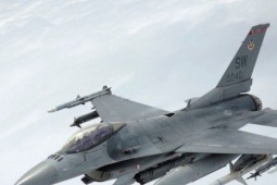 Báo Mỹ: Lô máy bay chiến đấu F-16 đầu tiên đã đến Ukraine