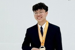 Bạn trẻ - Cuộc sống - Chàng trai vàng Olympic Sinh học chọn theo nghề Y