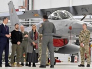 Thế giới - Rộ tin Ukraine đã nhận tiêm kích F-16, Nga cảnh báo