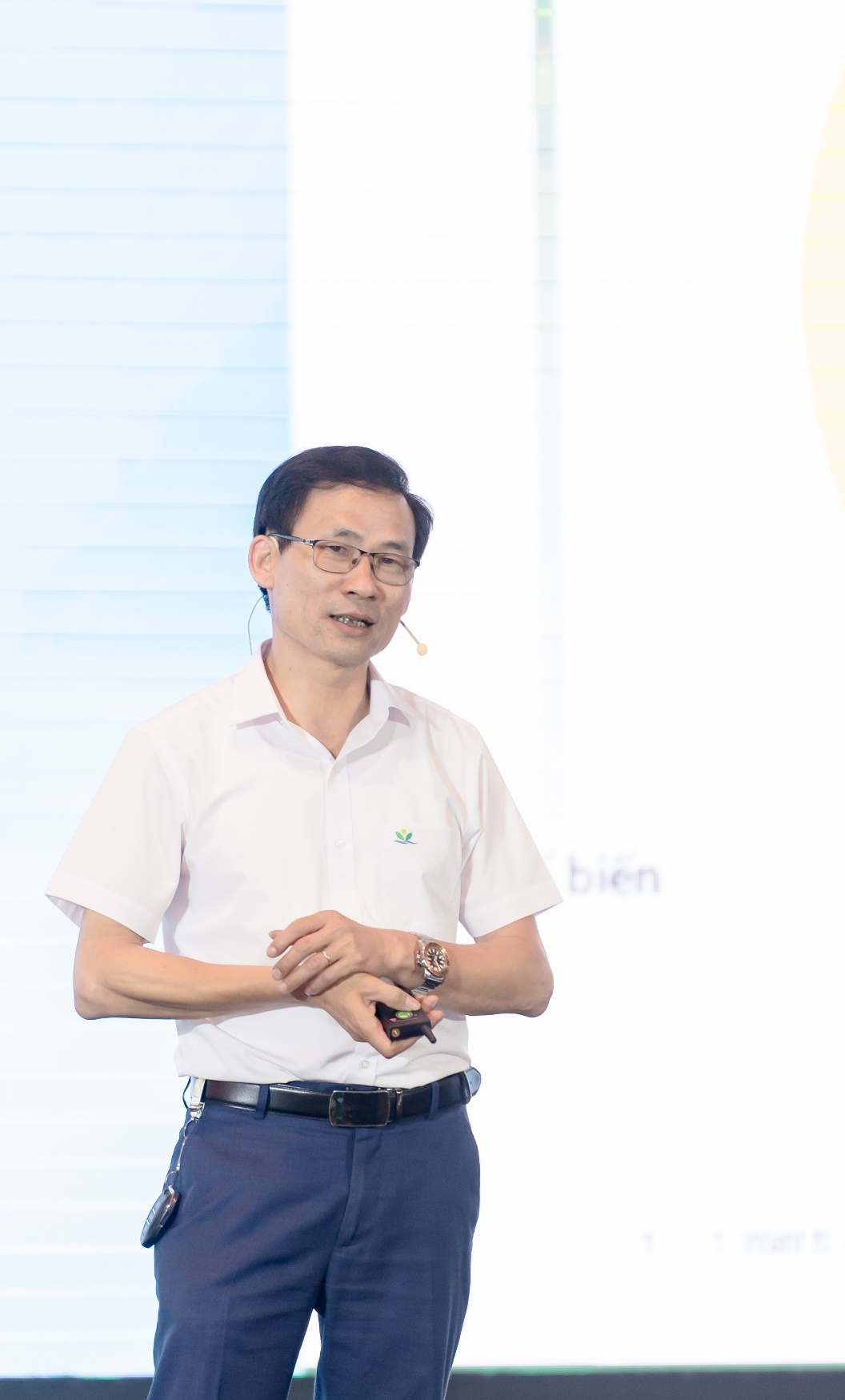 TS. BS. Đỗ Thiện Hải chia sẻ tại hội thảo