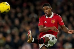 Bóng đá - Tin mới nhất bóng đá tối 2/8: MU đón tin xấu về Malacia