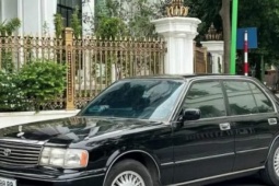 Tin tức ô tô - Sức hút lạ thường từ những chiếc Toyota Crown cũ kỹ đối với người Việt