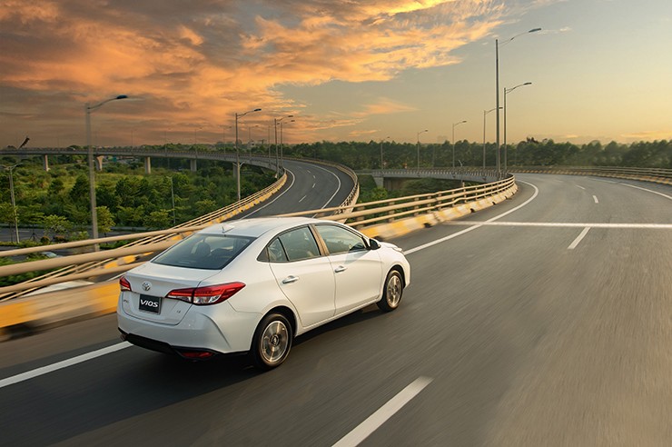 Giá xe Toyota Vios niêm yết và lăn bánh tháng 8/2024 - 11