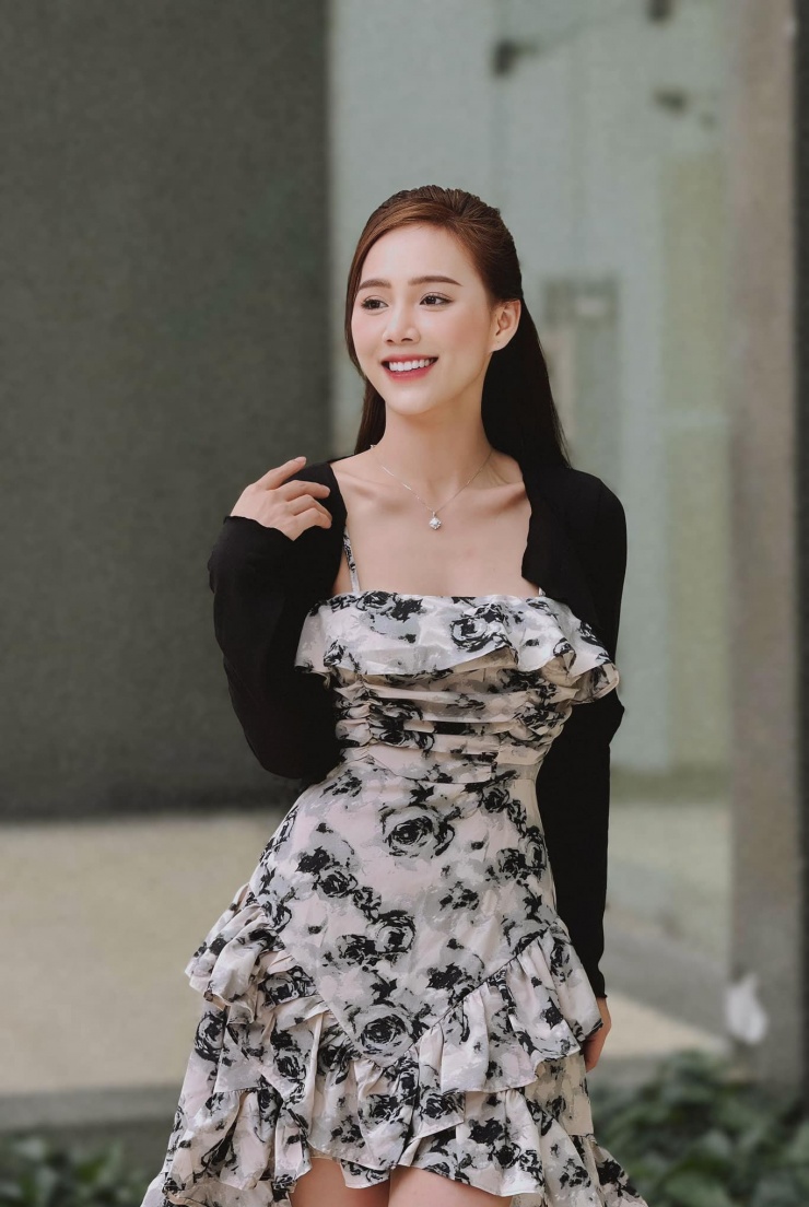 "Sao Kim bắn tim Sao Hỏa" là bộ phim truyền hình thứ hai Minh Thu đóng vai chính và đang nhận phản ứng tích cực từ khán giả vì hợp vai và sự lột xác trên màn ảnh.