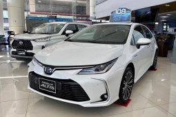 Tin tức ô tô - Giá xe Toyota Corolla Altis lăn bánh kèm ưu đãi tháng 8/2024