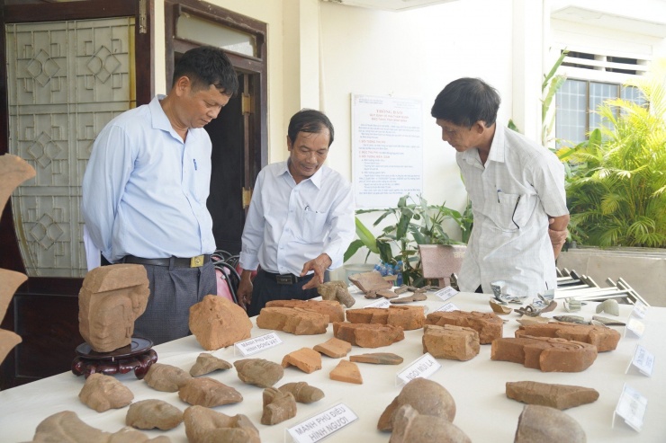 "Những hiện vật này gắn liền với thành Chánh Mẫn được nhà Tây Sơn cho xây dựng tại phía Đông Bắc dưới chân đỉnh núi Đất. Qua đó, phản ánh vào giai đoạn cuối thế kỷ 18, khu vực phế tích tháp Đại Hữu là căn cứ quân sự quan trọng của nhà Tây Sơn", TS. Triệu nhận định.