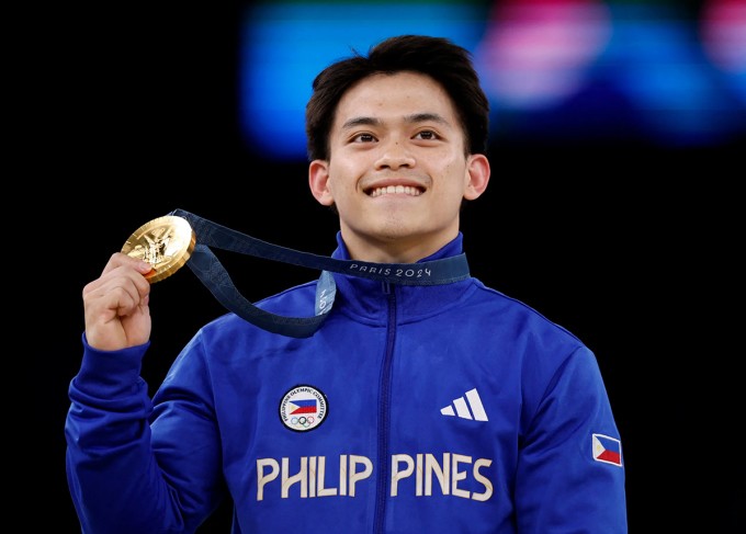 Carlos Yulo giành cú đúp huy chương vàng thể dục dụng cụ Olympic Paris 2024. Ảnh: Info