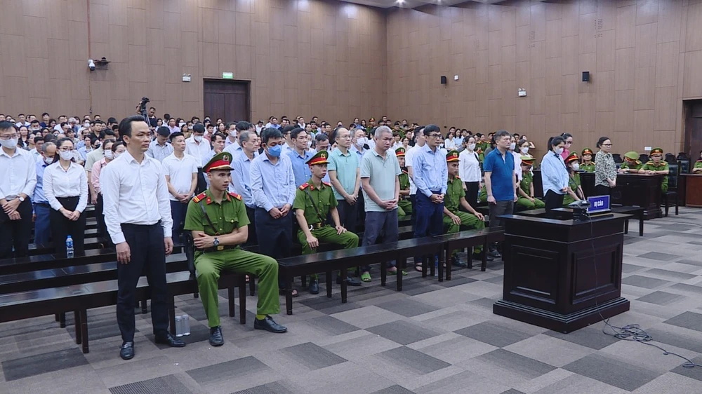 Tòa án buộc Trịnh Văn Quyết và cộng sự bồi thường hàng nghìn tỷ đồng cho nhà đầu tư cổ phiếu ROS