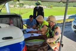 Tin tức trong ngày - Dương tính với ma túy, tài xế xe đầu kéo nói 'dùng cho tỉnh táo'