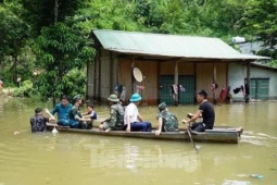 Tin tức trong ngày - Yên Bái, Lào Cai: Mưa lớn, lũ lên, có nơi nước ngập sâu cả mét