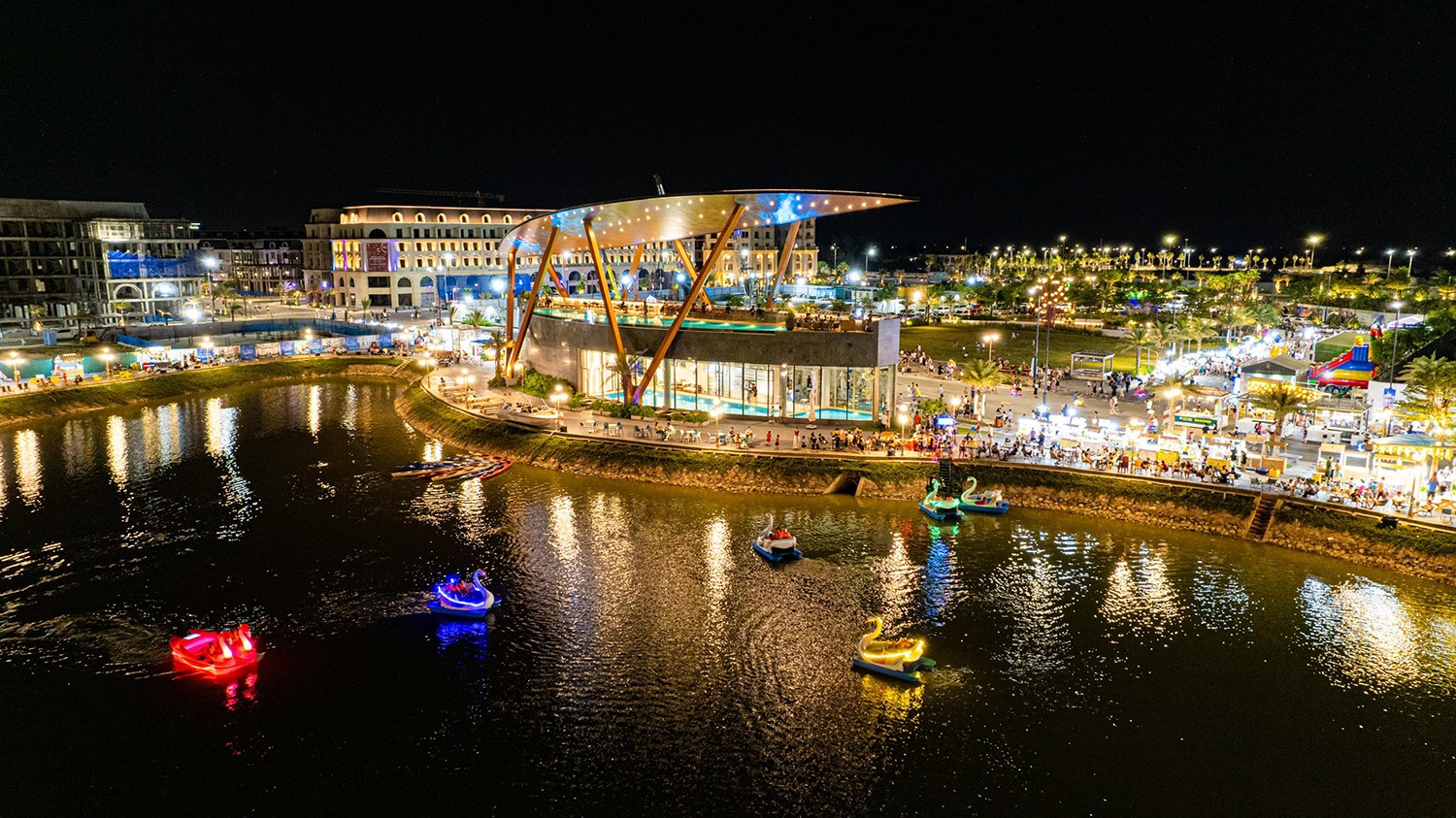 Tổ hợp các siêu tiện ích tại Regal Residence Luxury